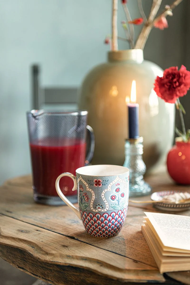 Pip Studio Flower Festival hrnek 350ml, červeno-modrý