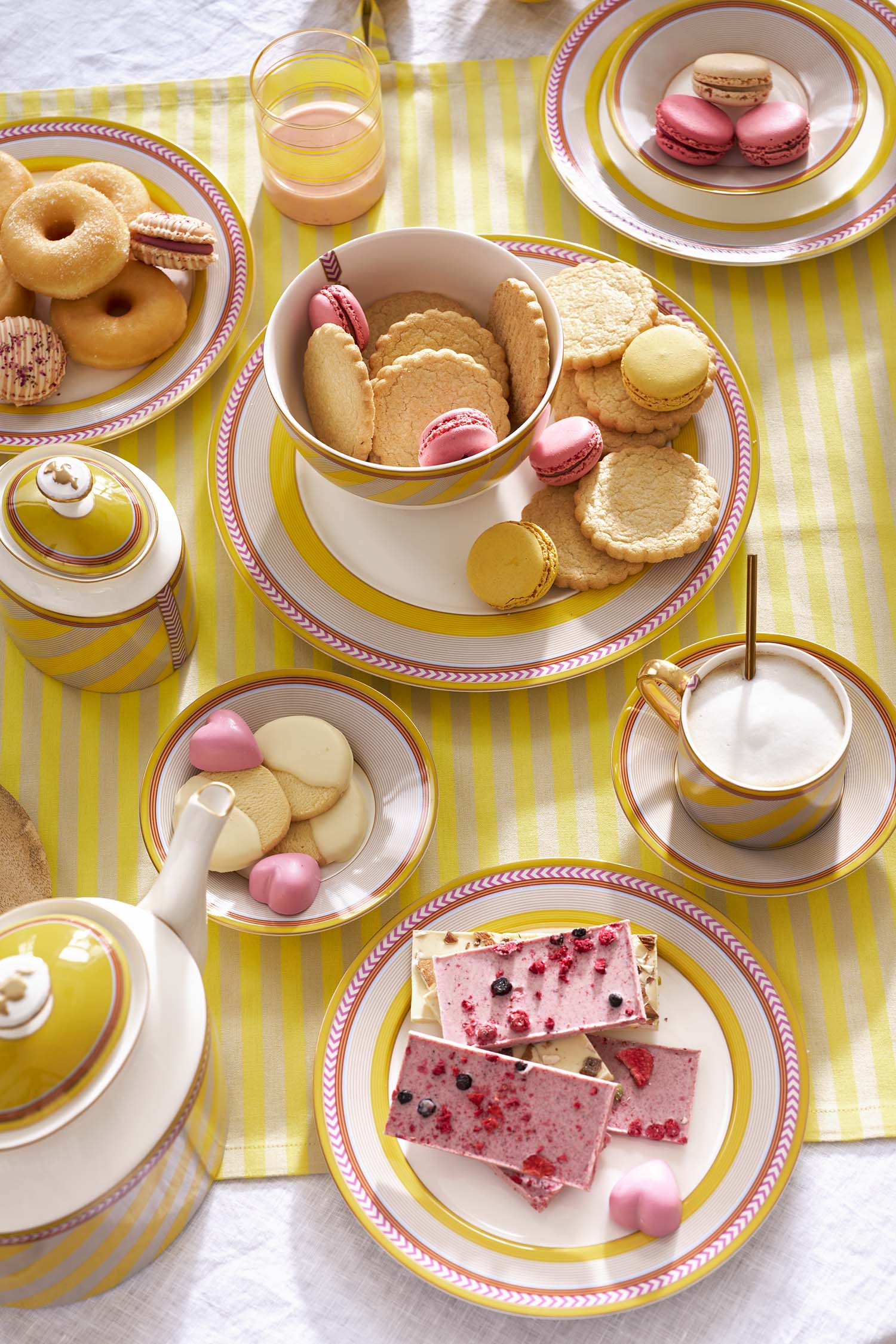 Pip Studio Pip Chique Stripes talíř ∅23cm, žlutý