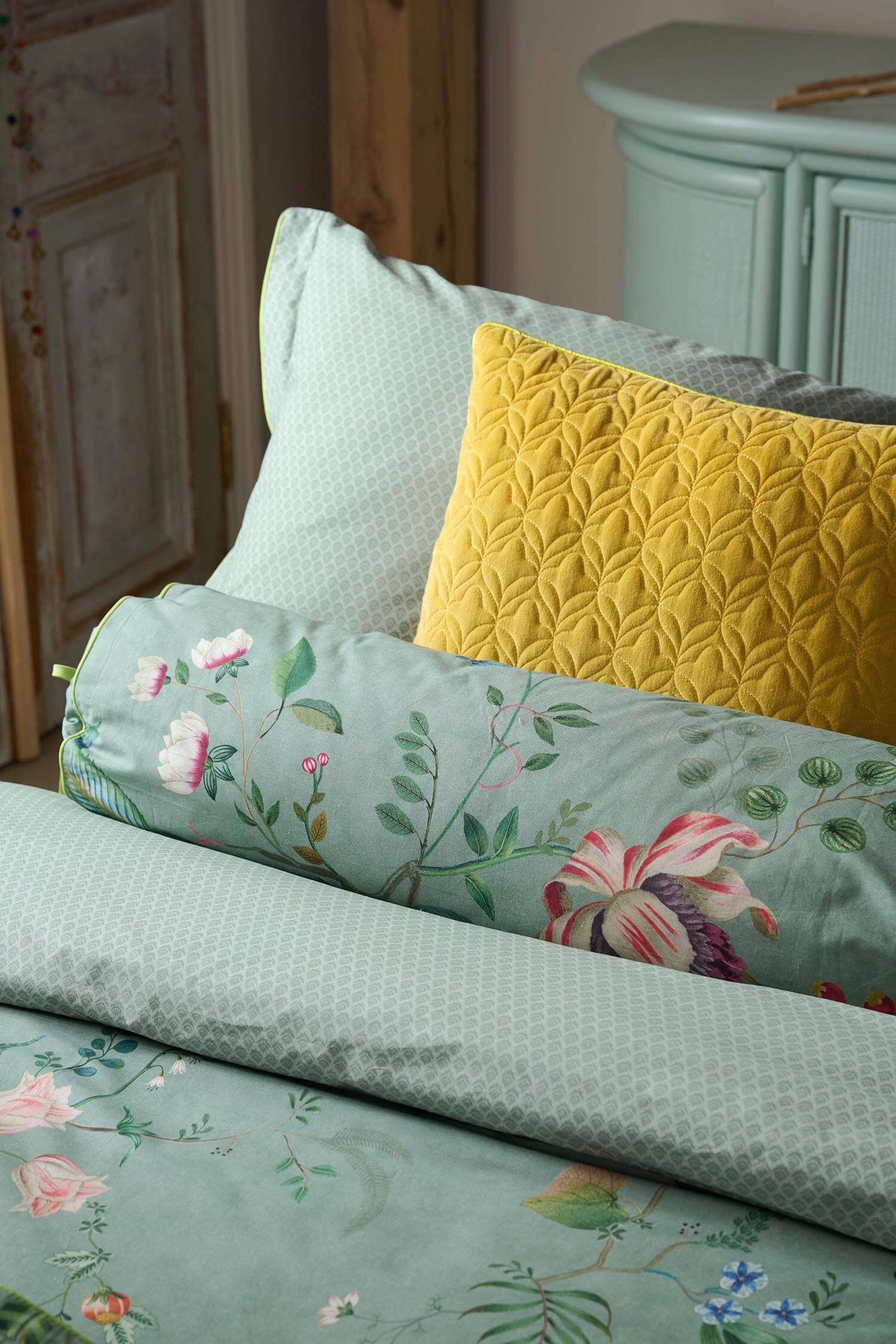 Pip Studio dekorační polštář Everbloom 22 x 70 cm - zelený