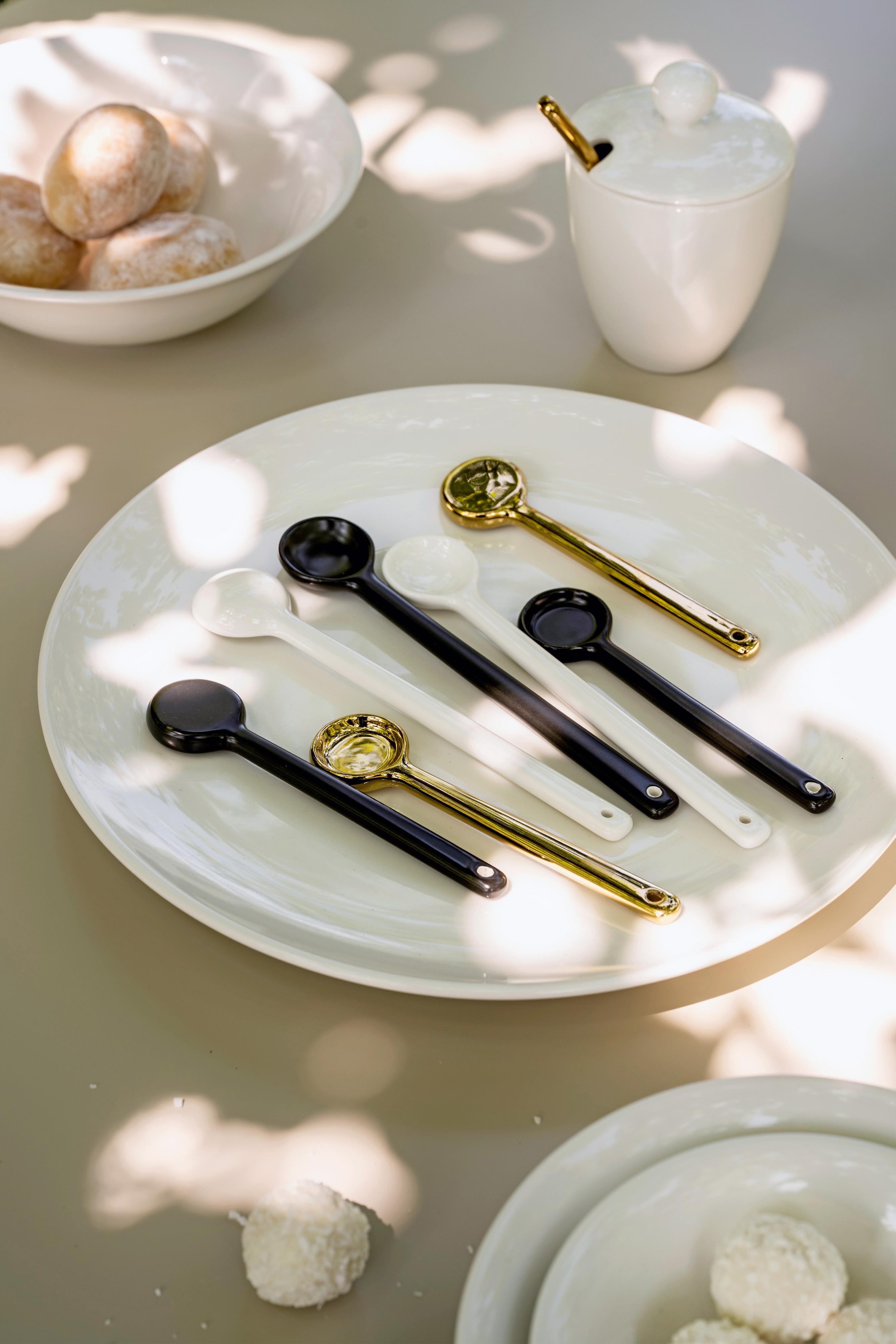 vtwonen Matt Black set 6 velkých porcelánových lžiček, černý