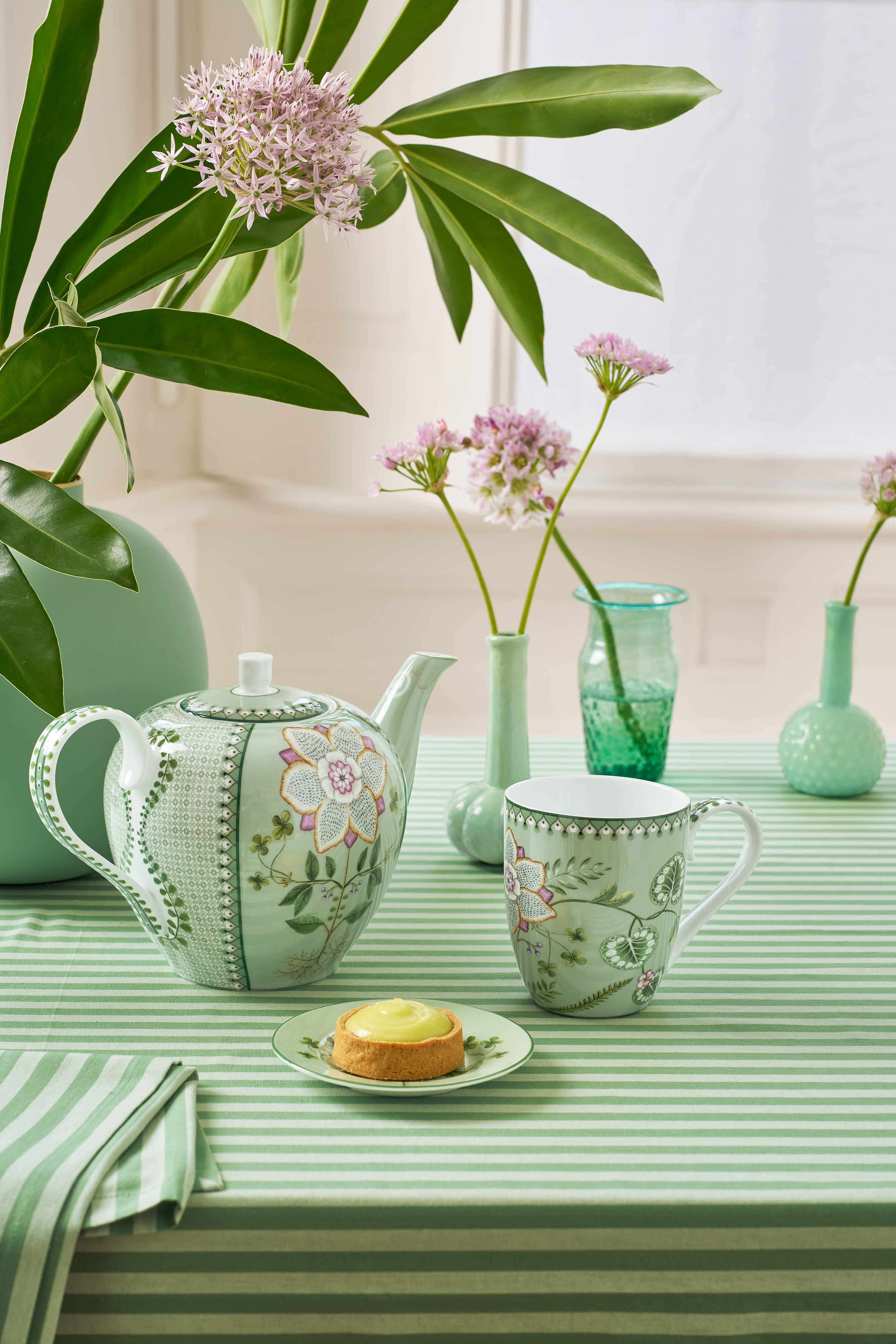 Pip Studio Lily & Lotus hrnek XL 440ml, zelený