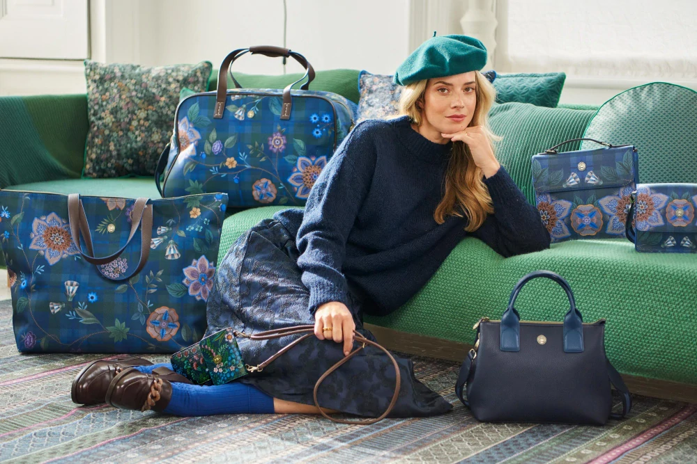 Pip Studio Flores Felices cestovní taška, tmavě modrá